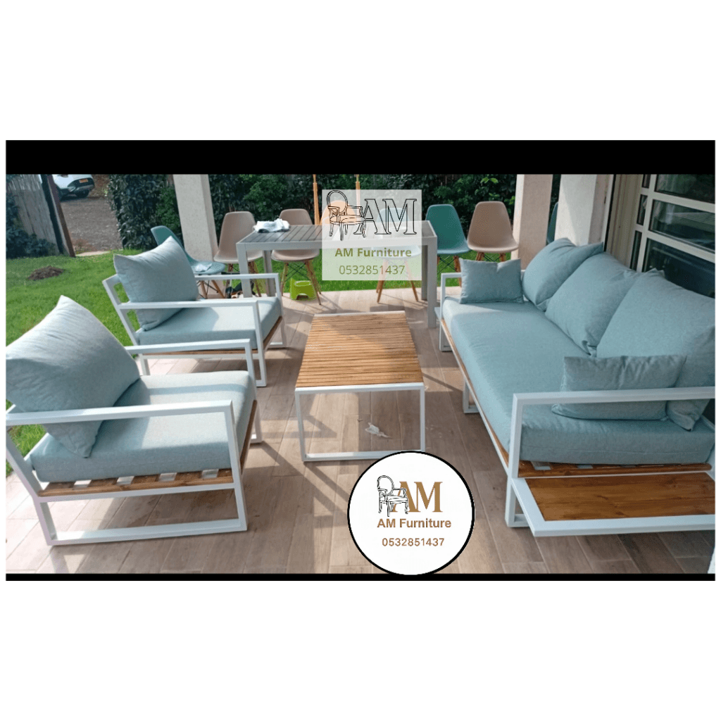 Outdoor seats 